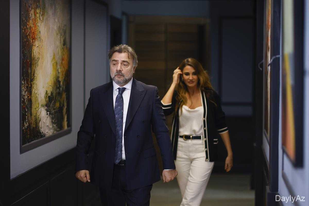 Türkiyəli aktyor Oktay Kaynarcanın məhkəmə nəzarəti ilə bağlı ev dustaqlığı təyinatı
