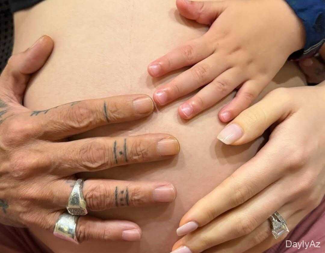 57 yaşında 8-ci övladı olacaq