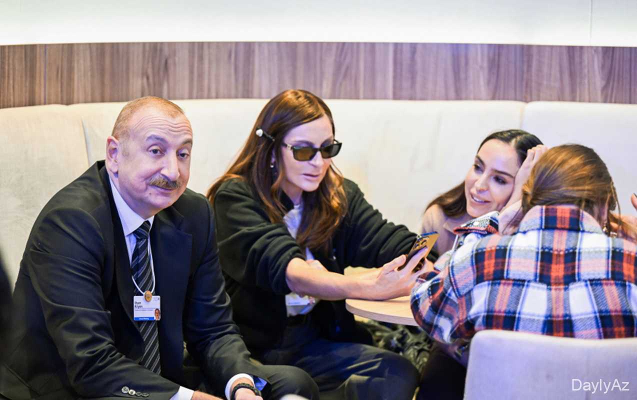 Prezident və ailəsi Ümumdünya İqtisadi Forumu çərçivəsində panel iclasda 
							 – Fotolar