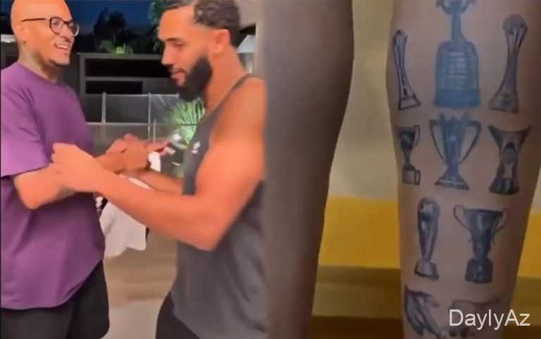 “Qarabağ”la qazandığı kubokları ayağına döymə etdirdi 
							 – Video