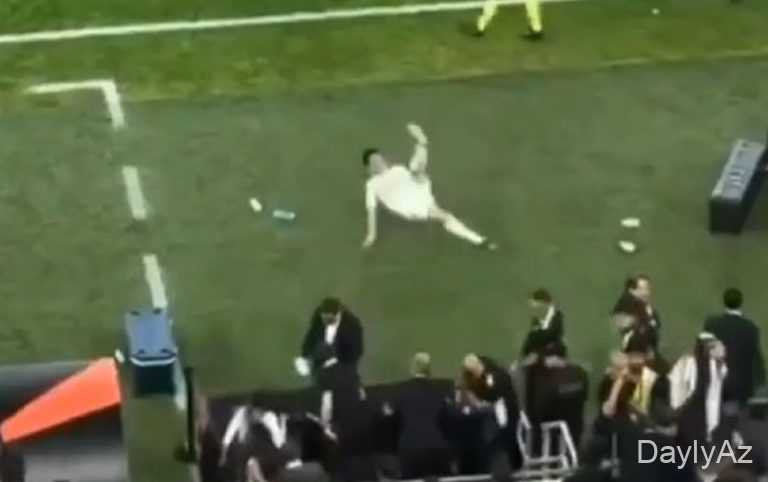 Arda su qabına təpik vurdu, yerə yıxıldı 
							 – Video