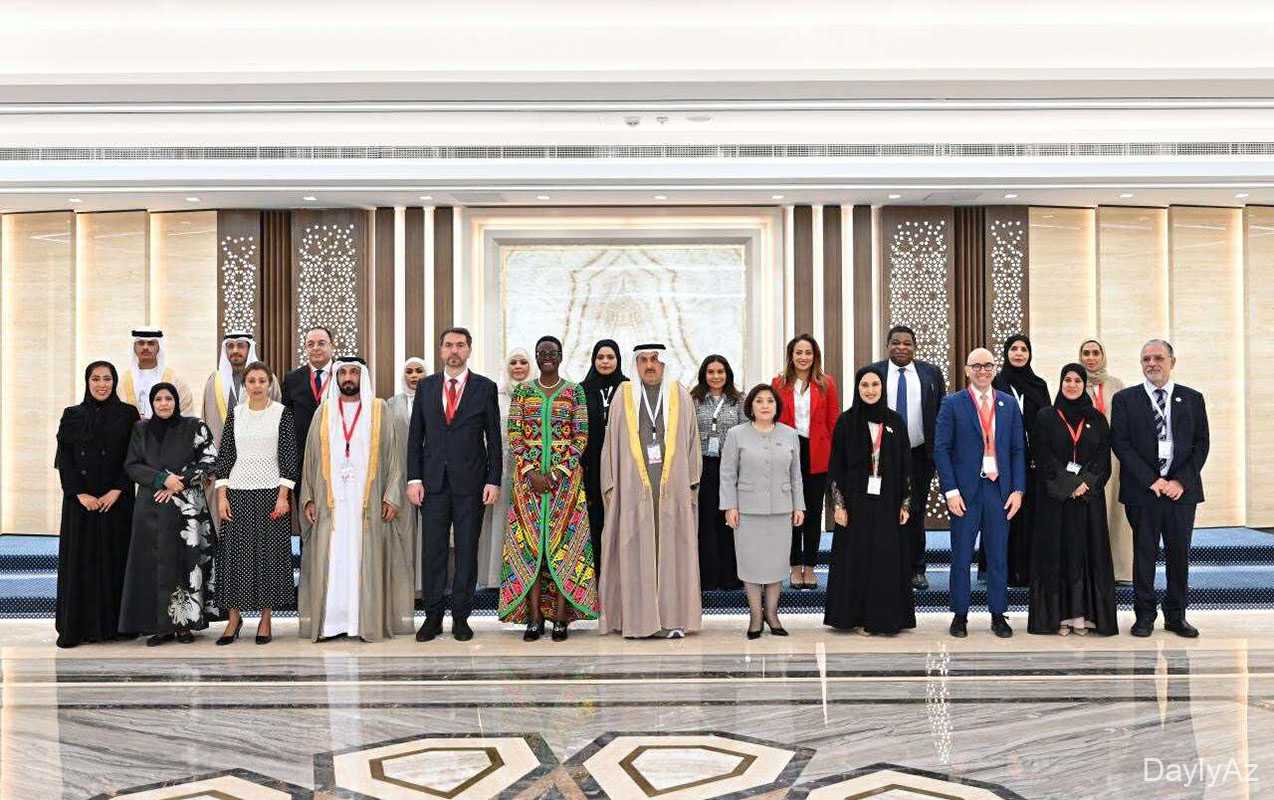 Sahibə Qafarova Əbu-Dabidə Forumda iştirak etdi 
							 – Fotolar