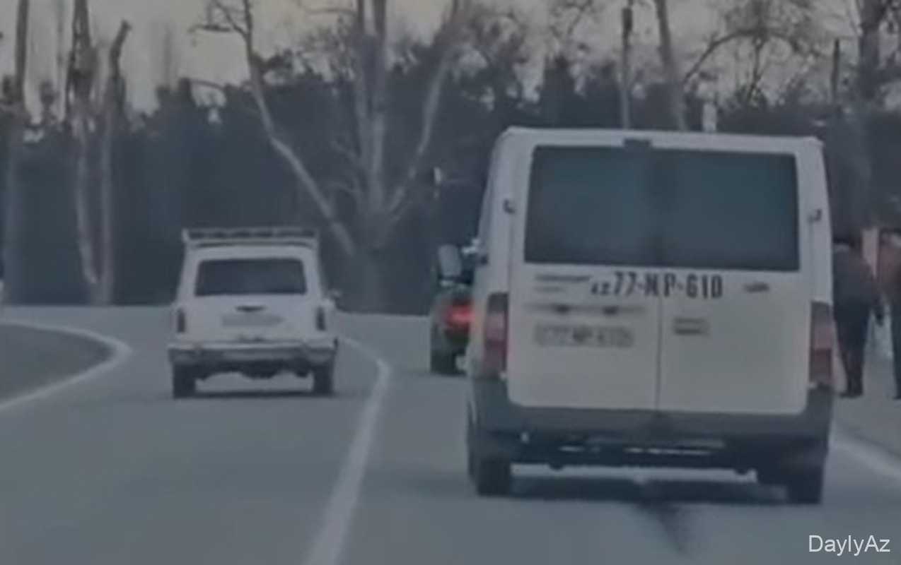 Sarı sürücü magistral yolda məharətsiz manevrlər etdi