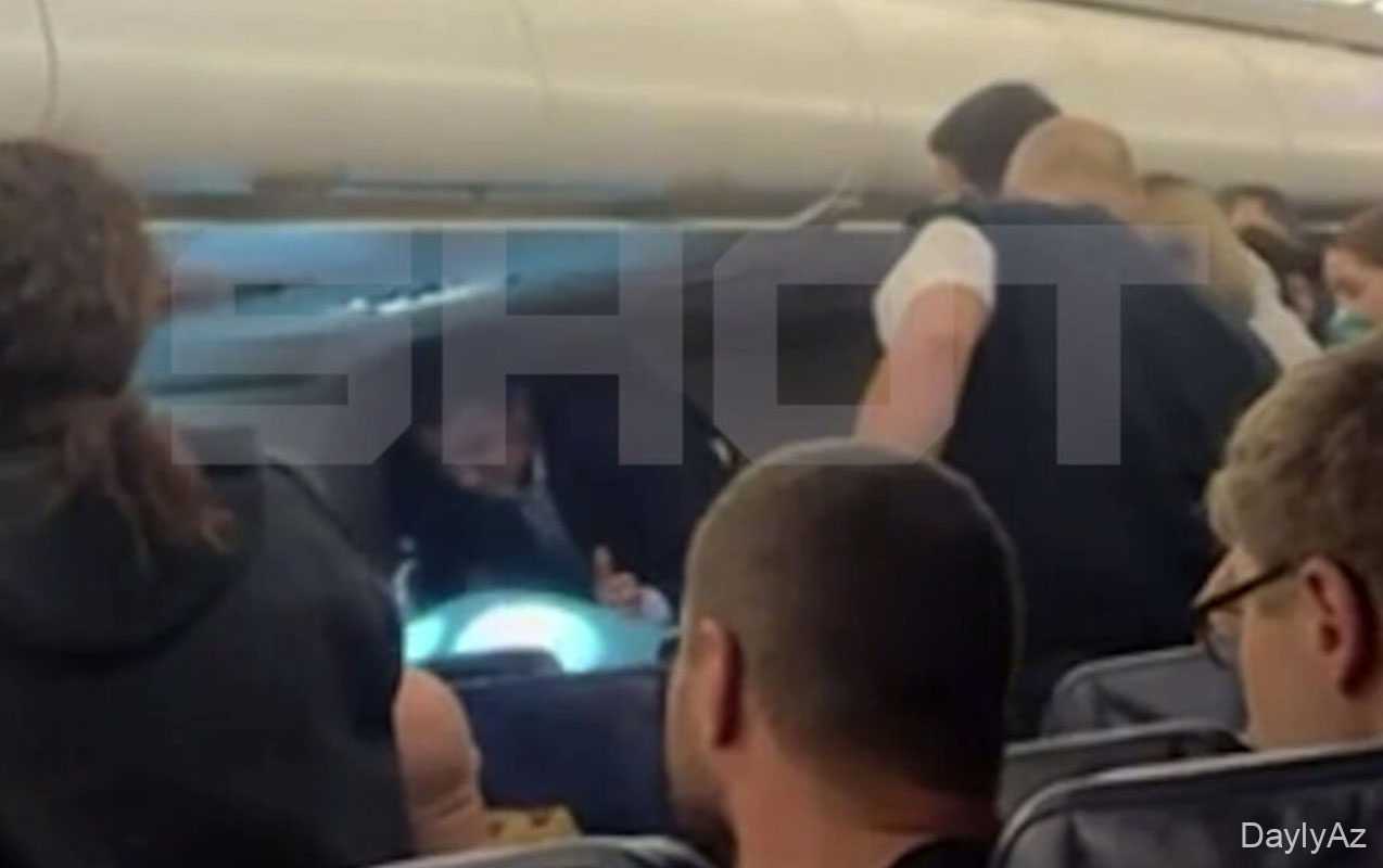 Moskvadan İrəvana uçan təyyarədə yanğın olub 
							 – Video