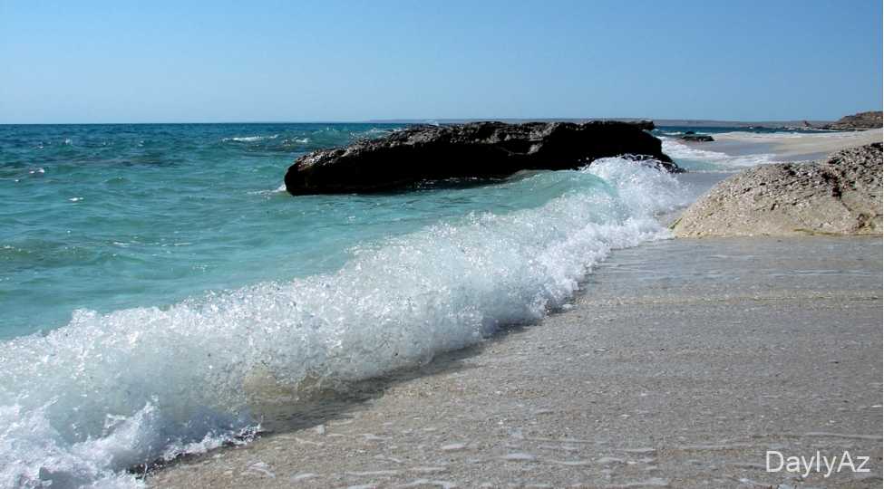Xəzər Dənizi: Tarixi, Coğrafiyası, Resursları və Turizm Məlumatı