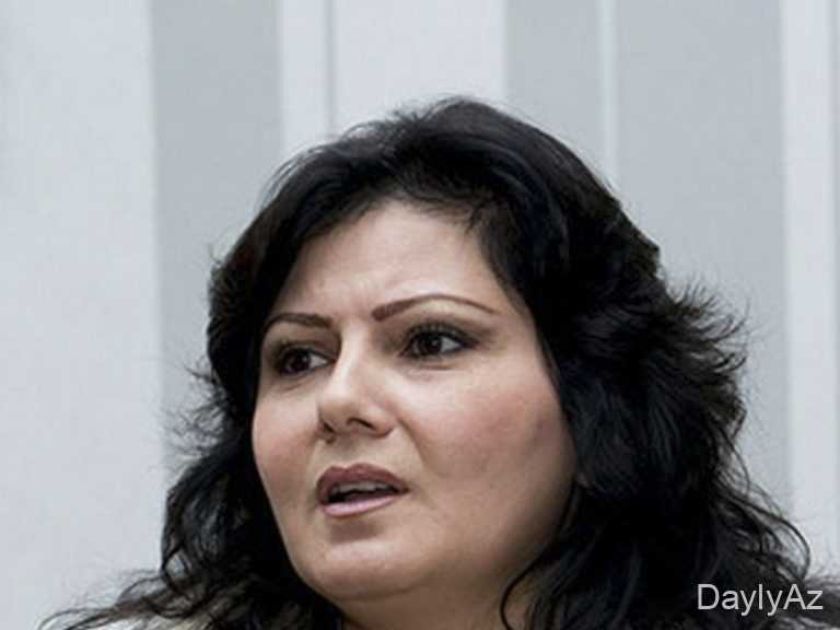 Mən anamın qoxusunu ətirindən duyurmaqda məumeam