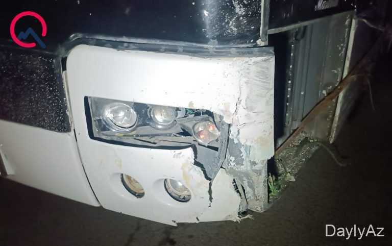 Tovuzda avtobusa minik maşını çırpılmışdır, sürücü xəstəxanalıq edib