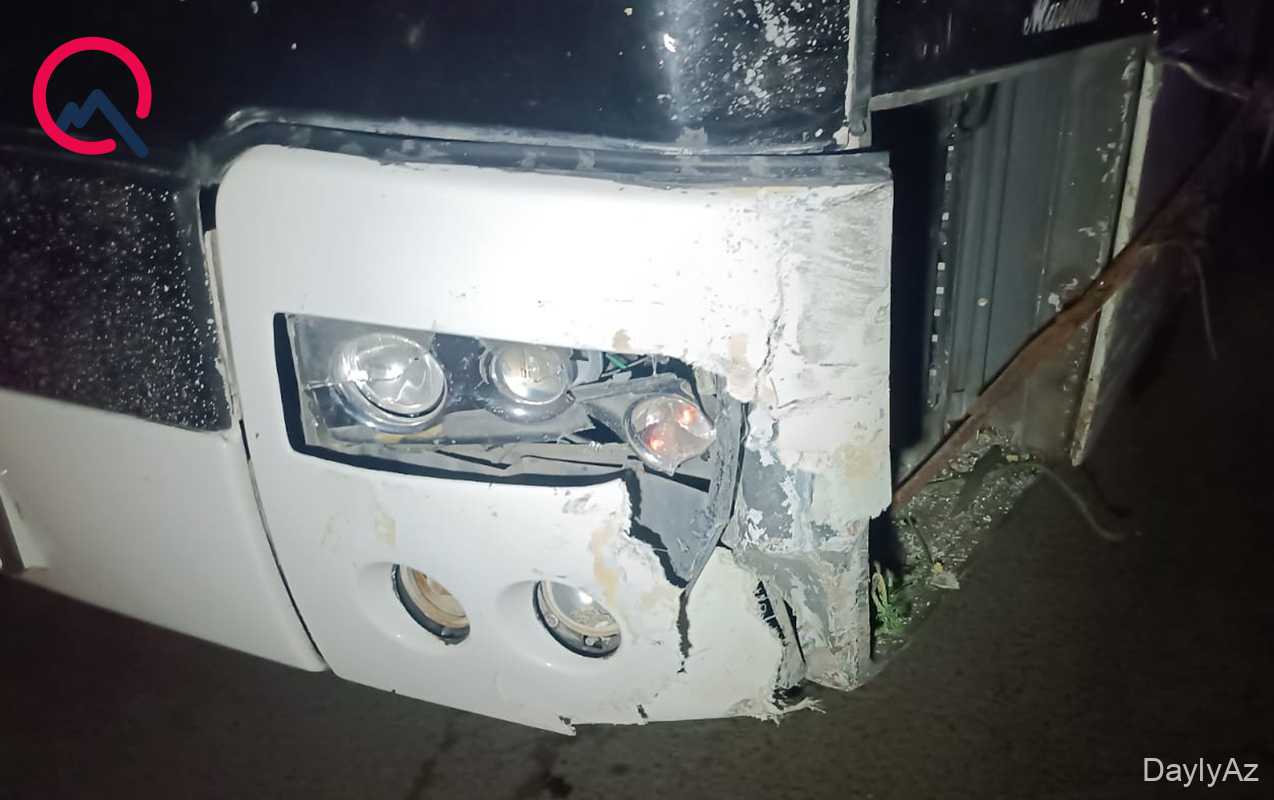Tovuzda avtobusa minik maşını çırpılmışdır, sürücü xəstəxanalıq edib