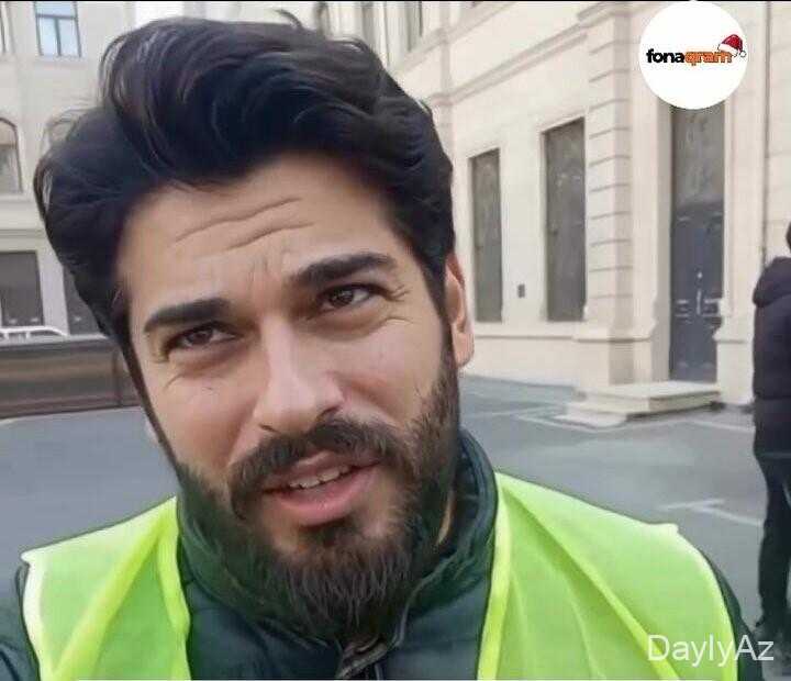 Salyanlı “Burak Özçivit” kimi tanınan gənc gündəmə gəlib