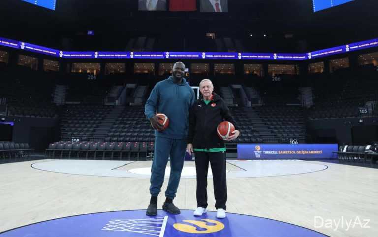 Ərdoğan keçmiş ulduzla basketbol oynadı 
							 – Fotolar