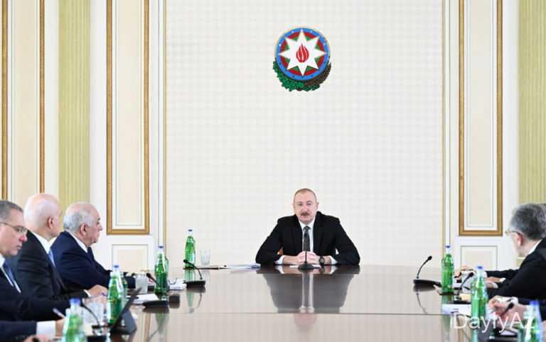 Prezident müşavirə keçirdi 
							 – Fotolar