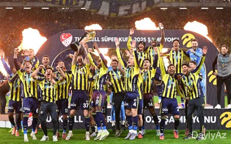 Superkubok qalibi “Fənərbaxça”nın rəhbərliyi komandadakilərə 3 milyon manat mükafat verib