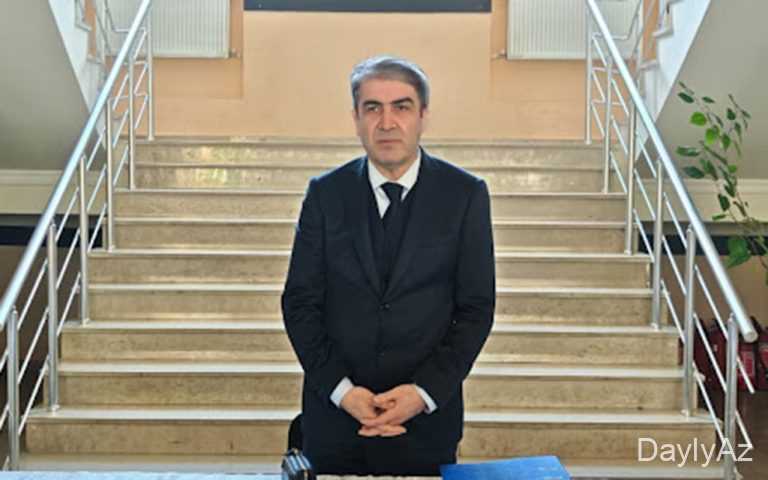 Bu dəfə 21 illik müavini ilə yanaşı 
							 – Onları da işdən çıxardı