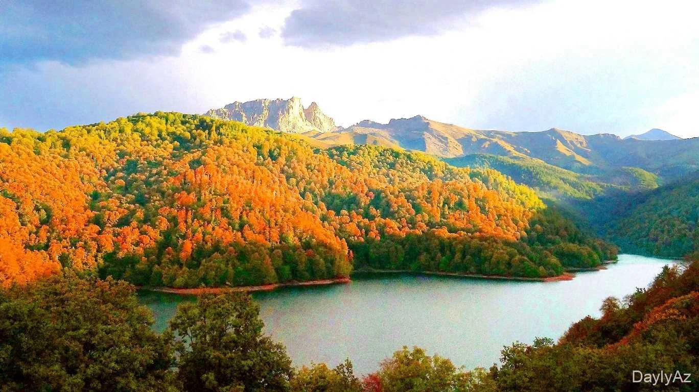 Göygöl Haqqında Məlumat – Azərbaycanın Ən Gözəl Dağ Gölü və Göygöl Milli Parkı