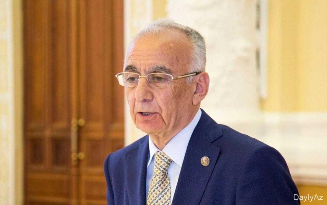 Hacıbala Abutalıbov bu kəndə köçüb