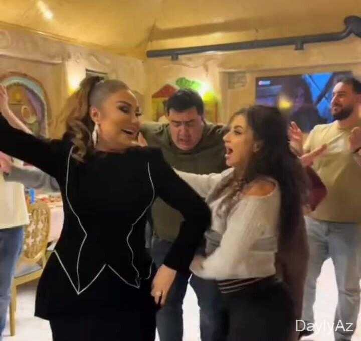 “Komediya Teatrının” Aktyorları ilə Əməkdar Artistin Rəqsi Sosial Media-da Güncəl Oldu – VİDEO