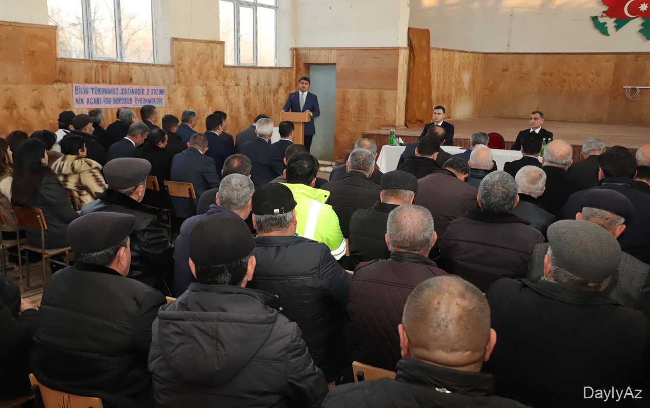 Neftçalanın icra başçısı ilin ilk səyyar görüşünü keçirdi 
							 – Fotolar