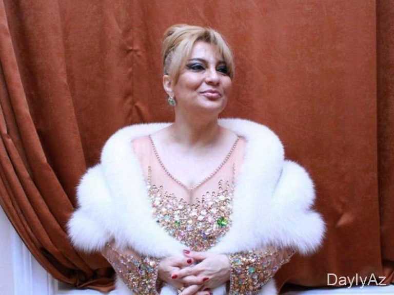 Əməkdar artistin canlı ifası və köhnə geyimi MÜZAKİRƏ YARATDI – VİDEO