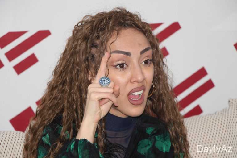 “Mən oxuyanda Flora Kərimova ayağa durub, Nisə xanım sənətkaram deyib”