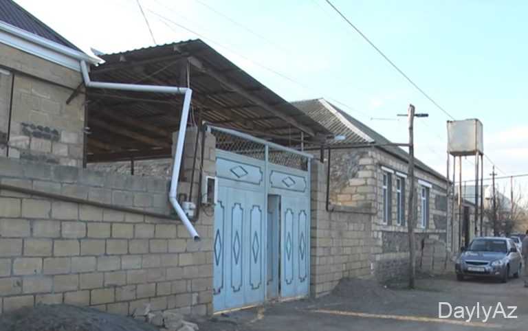 Anası araya girərək qətlə yetirməyə cəhd edən, ancaq həyat yoldaşını öldürən adama təqsirlər.