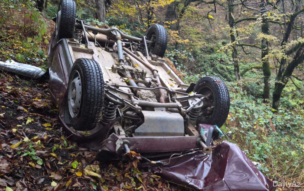 Zaqatalada avtomobil aşdı – Ölən və yaralanan var