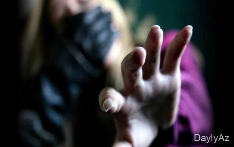 Yaşlı qadına “kömək” tələsi 
							 – Pulqabısını oğurladılar