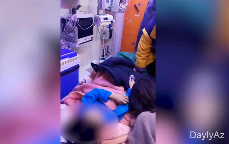 Xəstə uşağın təcili yardım maşınından düşürülməsi ilə bağlı açıqlama 
							 – Video