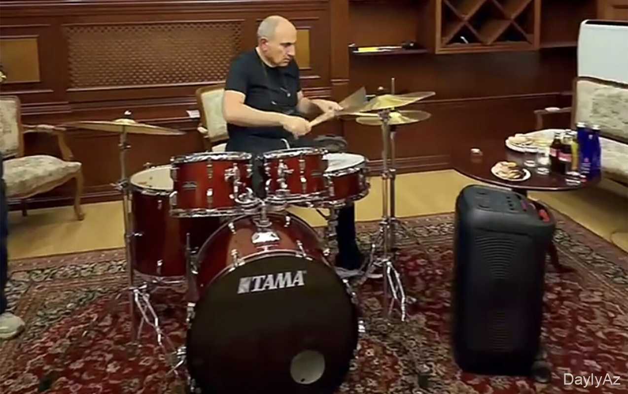 Paşinyan musiqi qrupu yaratdı 
							 – Video