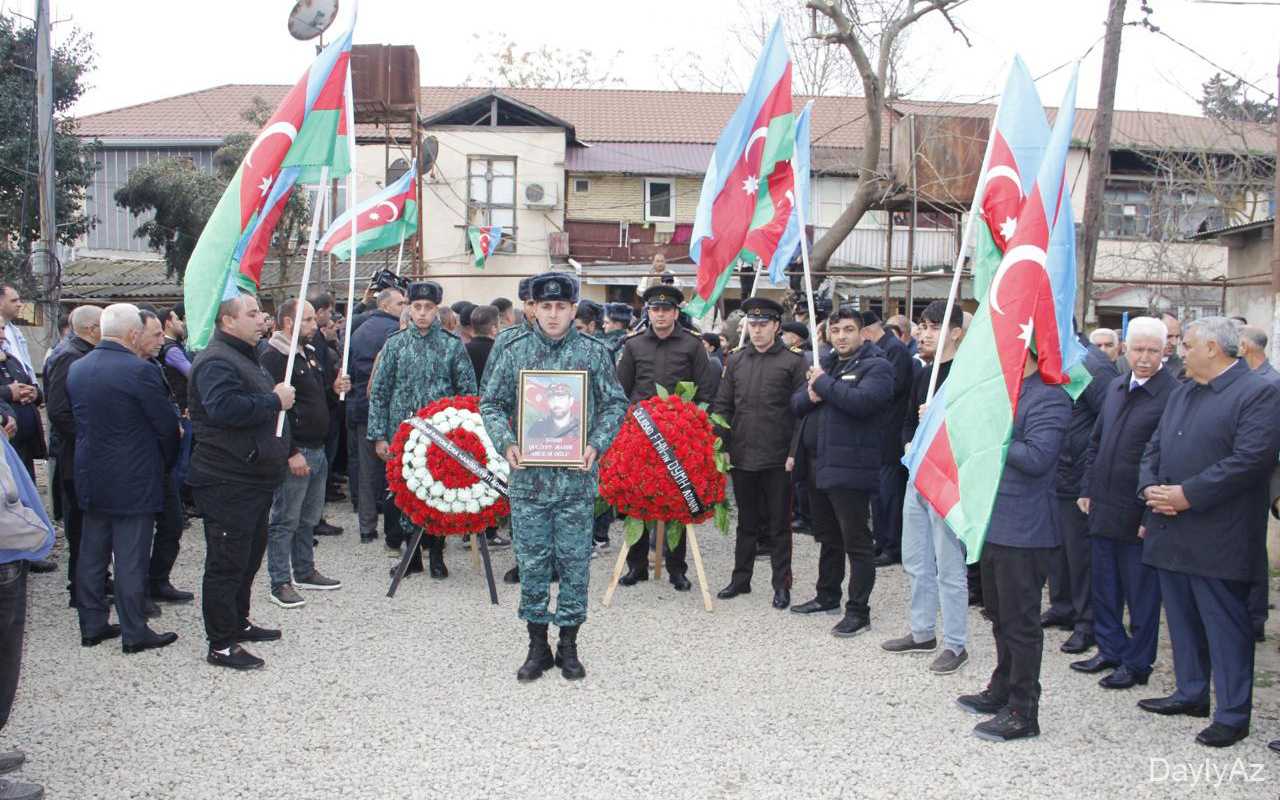 Cəlilabadda şəhid Mahir Quliyevlə vida mərasimi keçirildi 
							 – Fotolar