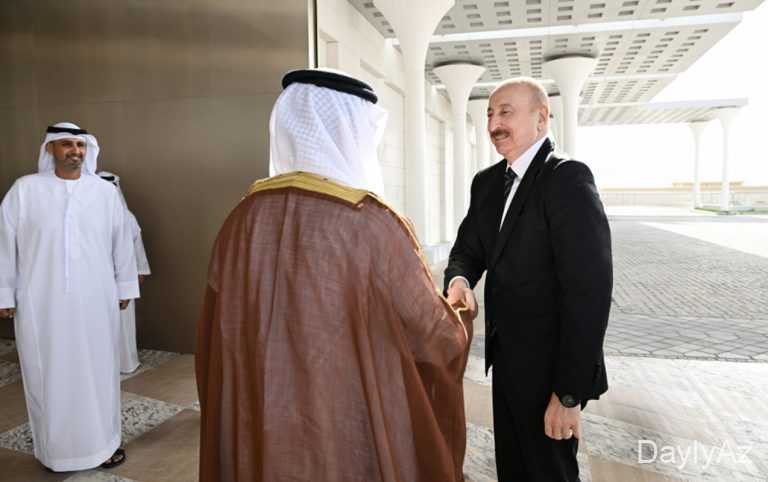 Prezidentin Əbu-Dabiyə səfəri dünya mətbuatının diqqət mərkəzindədir