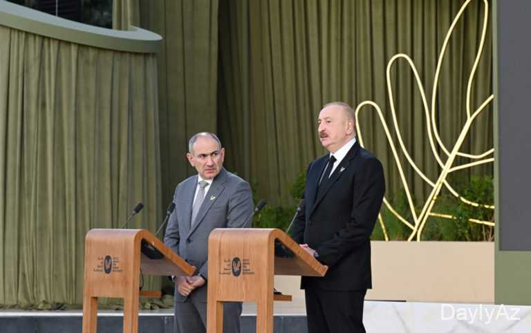 “Hərəmizə yarım milyon veriləcək” 
							 – Paşinyan o mükafatdan danışdı