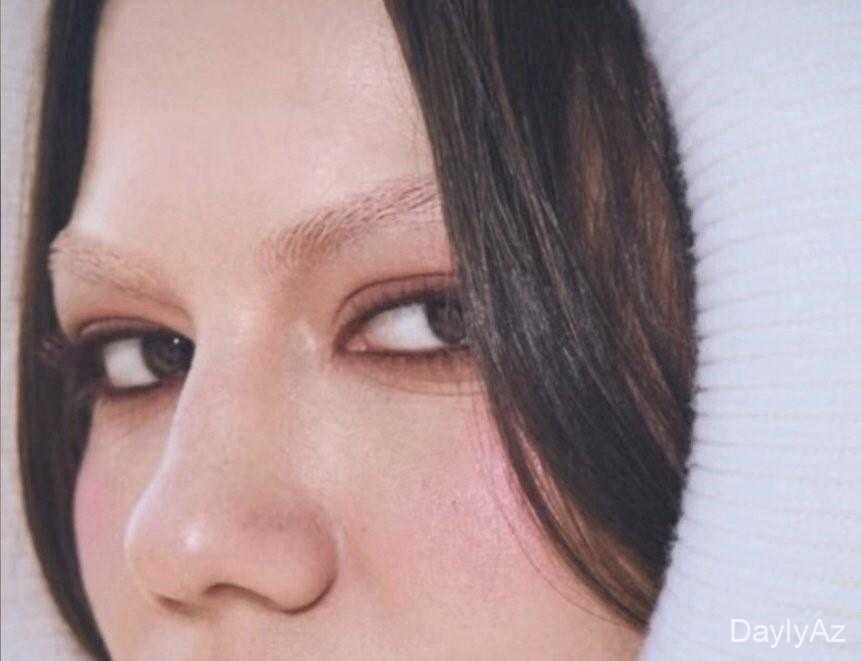 Qaşları qızğın mübahisəyə çevirdi – FOTOlar