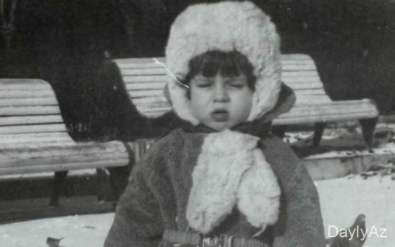 Rusiyada çəkdirdiyi uşaqlıq FOTOlarını yaydı