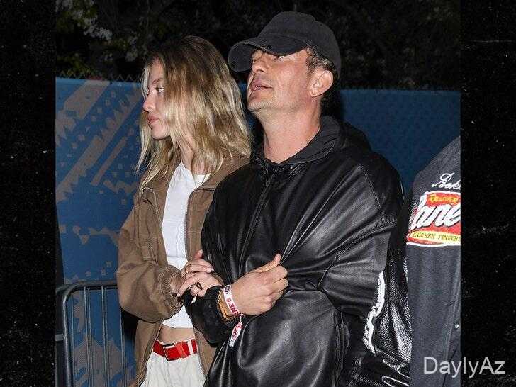 Özündən 21 yaş böyük sevgili TAPDI – FOTOlar