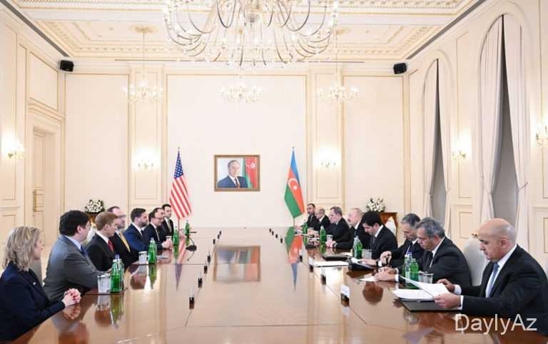 İlham Əliyevlə Vensin geniş tərkibdə görüşü başladı