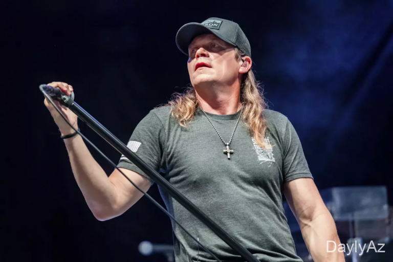 3 Dövr Aypaçının Solisti 47 Yaşında Vəfat Edib