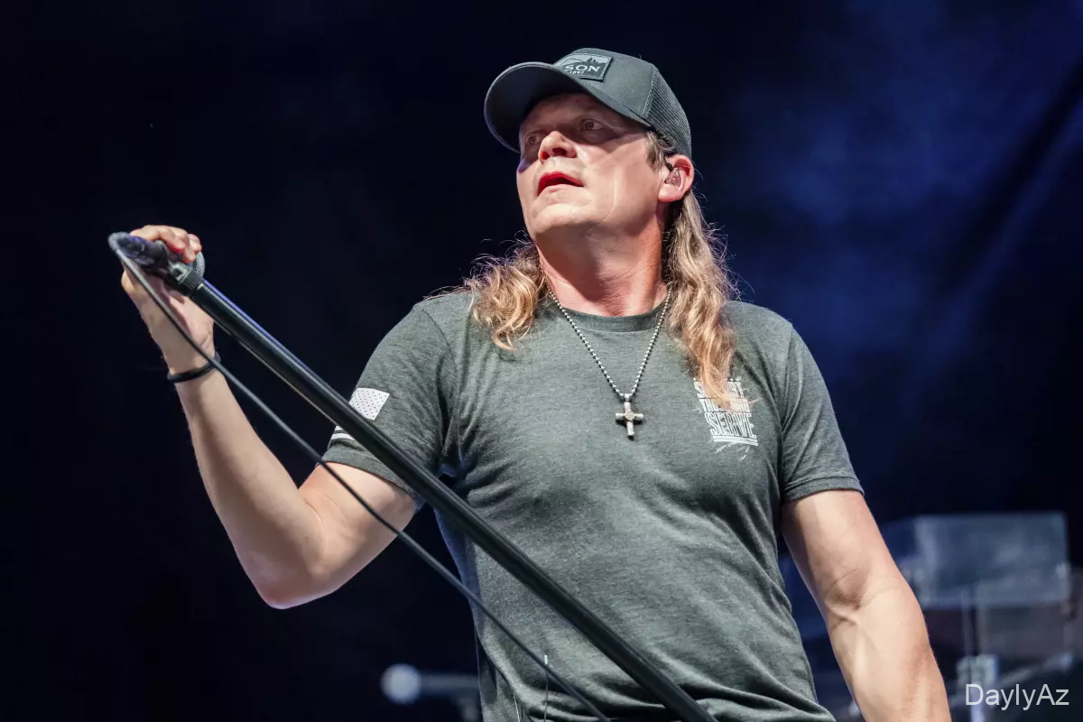 3 Dövr Aypaçının Solisti 47 Yaşında Vəfat Edib