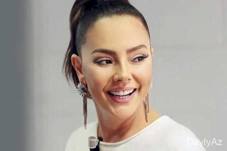 Türk müğənnisi Ebru Gündeşin səhnə hərəkətinin qənaəti Yaxın Şərqdəki konsert çıxışını şoka saldı – FOTO