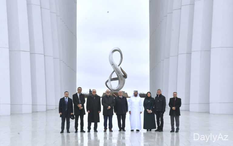 Ərəb Parlamentinin prezidenti Fəxri xiyaban və Zəfər parkında 
							 – Fotolar