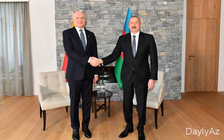 Prezident həmkarını təbrik etdi