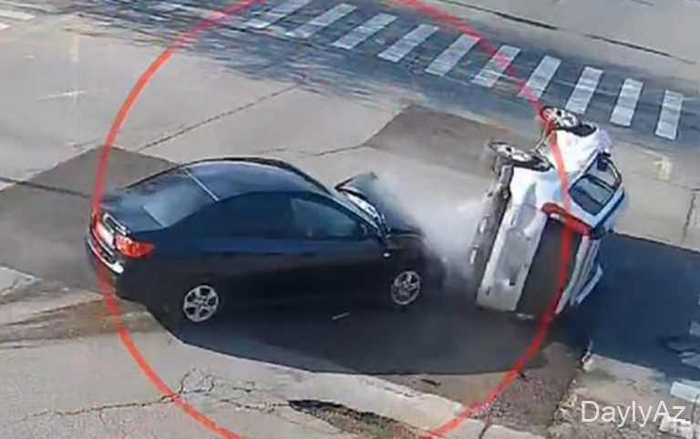 Maşın qırmızı işıq yüksəkdə qəza etməkdən yayınmaqdan imtina edir