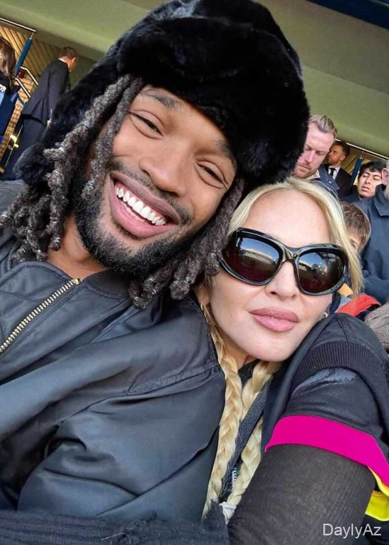 Madonnanın 29 yaşlı futbolçu sevgilisi ilə RƏQSİ – VİDEO