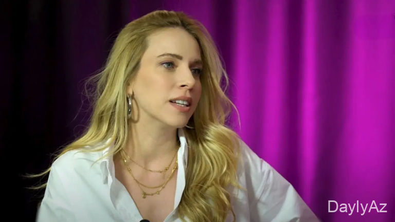 “10 kişi ilə eşqbazlıq edirəm”