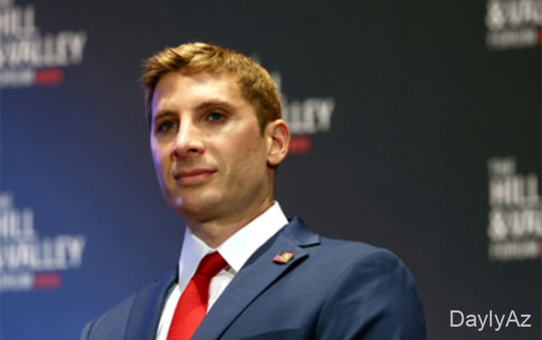 Azərbaycana səfəri zamanı Vensi o müşayiət edəcək