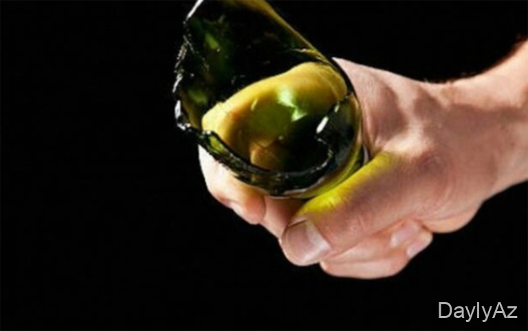 33 yaşlı adamı şüşə qırıntısı ilə ağır xəsarət yetirdilər