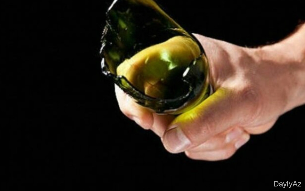 33 yaşlı adamı şüşə qırıntısı ilə ağır xəsarət yetirdilər