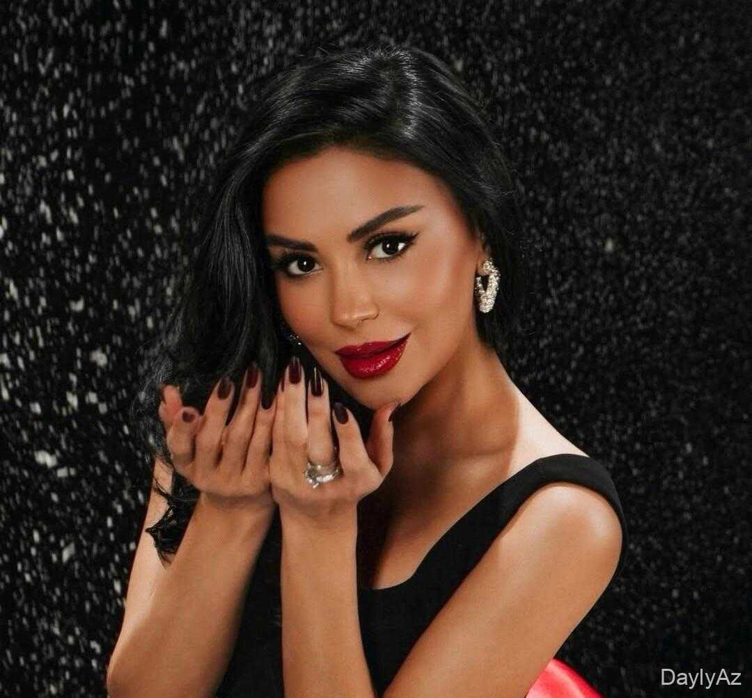 Vüsalə gözəlliyi ilə auditoriyanı gücləndirdi – VİDEO