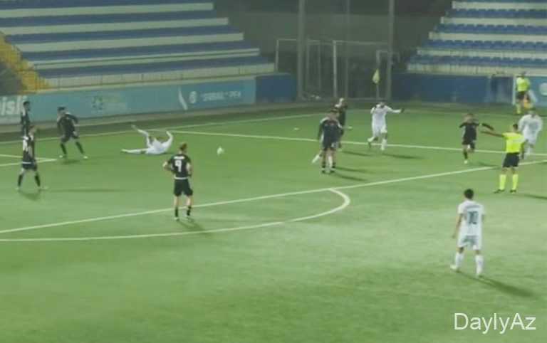 Liderlərin oyununda qalmaqallı epizod 
							 – Video