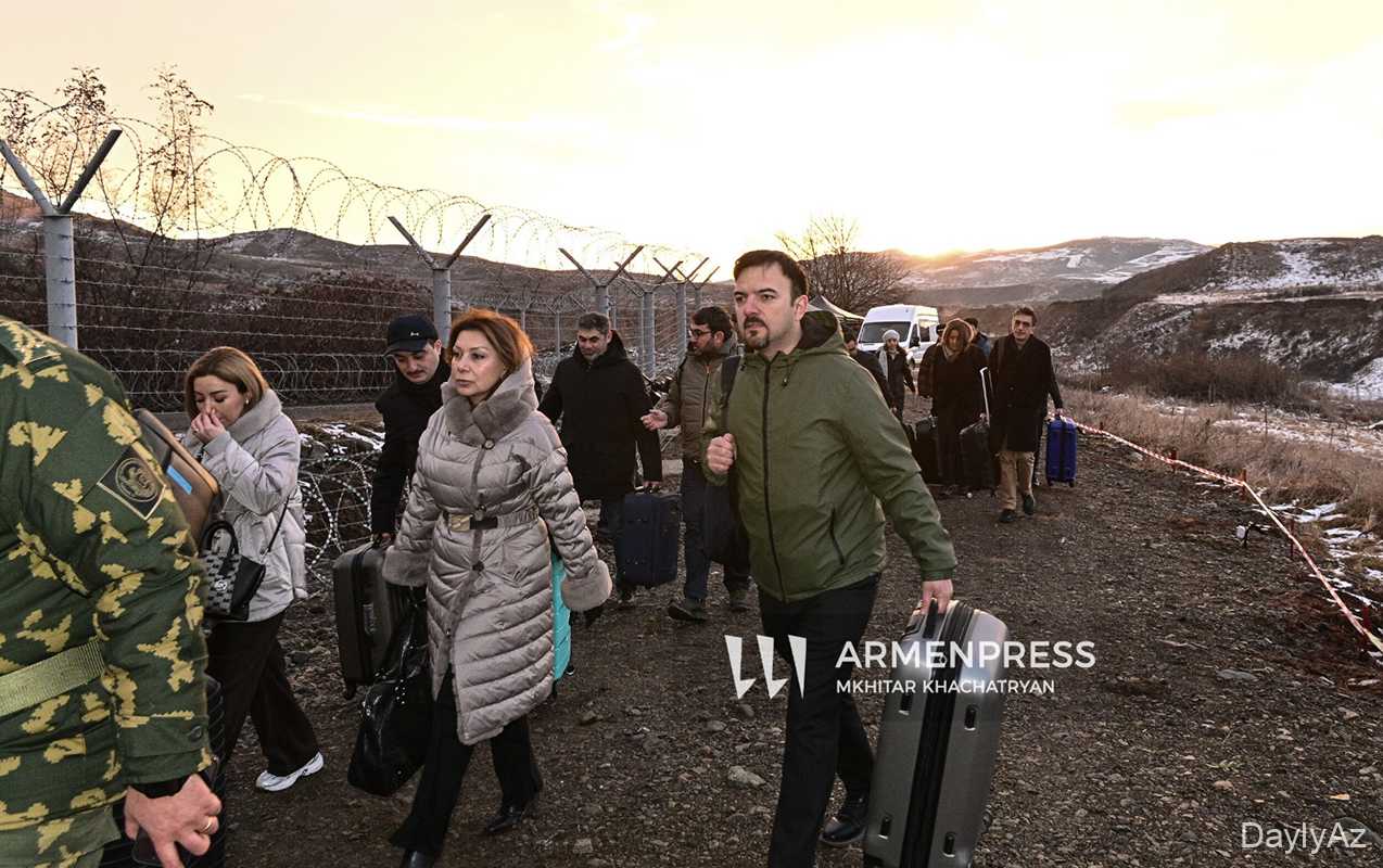 Azərbaycan nümayəndə heyəti Ermənistanda 
							 – Bu dəfə quru yolla getdilər+Fotolar+Video