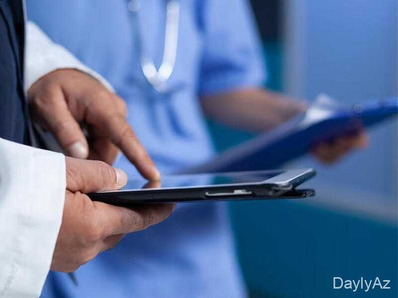 Azərbaycanlı müğənniyə həkimlər tələb etdi, səhnədə yenidən çıxmaq istəmədikdən sonra daha oxuya bilməz – VİDEO